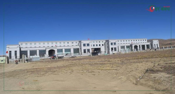 तातोपानी र रसुवागढी नाका सरकारले खुलाउन सकेन,  मुस्ताङ भन्सार खोलियो