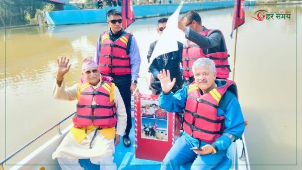 ईन्द्रेणी तालमा ओलीद्वारा मोटरबोट सयर