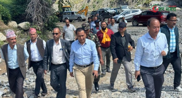 मन्त्री घिसिङले वीपी राजमार्गको निरीक्षण(भिडियोसहित)