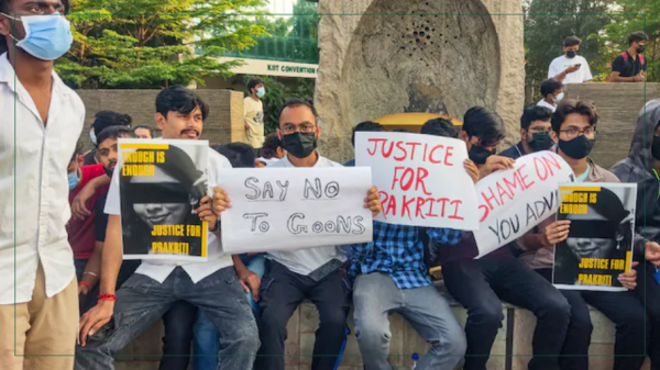 केआइआइटीबाट फर्किएका नेपाली विद्यार्थी भन्छन्, ‘त्यो कहालीलाग्दो क्षण भुल्नै सक्दैनौँ’