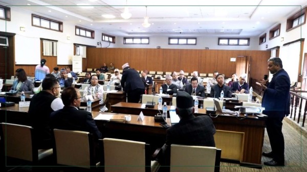 किसान वर्षभरि माटोमा खेल्छ तर ६ महिना भन्दा बढी खान पुग्दैन : मन्त्री अधिकारी