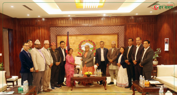 संघ-महासंघका प्रतिनिधिहरूसँग प्रधानमन्त्रीको छलफल: बुझाइयो दश बुँदे ज्ञापनपत्र