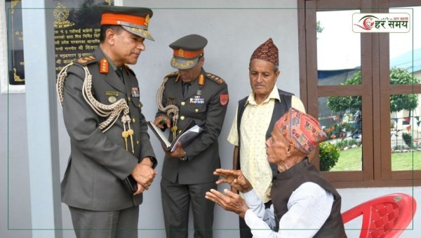 सशस्त्र प्रहरी महानिरीक्षक पौडेलद्वारा सहिद परिवारसँग भेटघाट