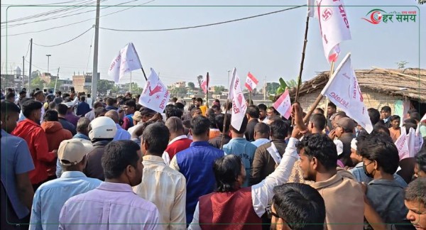 रेष्टुरेन्टको मुख्यमन्त्री मान्य नहुने भन्दै सात राजनीतिक दलको विरोध प्रदर्शन, सभामुखको राजीनामा माग