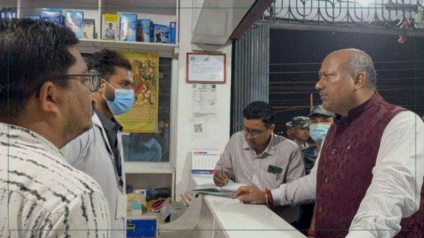 मुख्यमन्त्री सिंहको अनुगमन: बिरामी छाडेर अस्पतालका सञ्चालक, चिकित्सक र कर्मचारी फरार