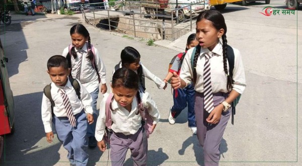 संस्थागत विद्यालय पठनपाठनमा व्यस्त, सामुदायिक विद्यालयका शिक्षक आन्दोलनमा मस्त