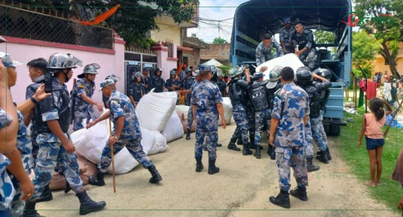 १८ लाखभन्दा बढिको लत्ताकपडा बरामद
