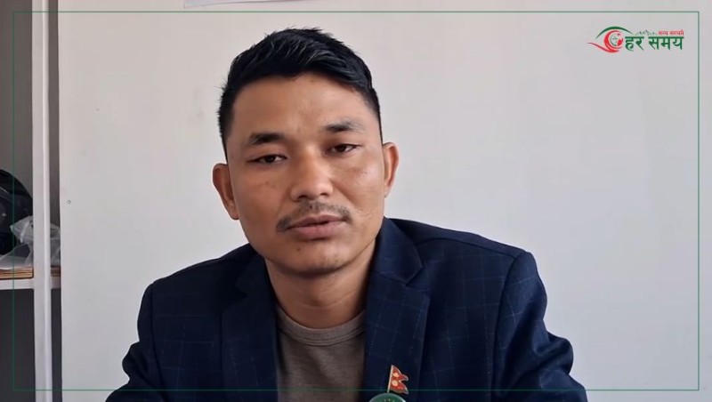 डाक्टर पेसा त्यागेर राजनीति रोजेका प्रविन भोट माग्न घरदैलोमा (भिडियोसहित)