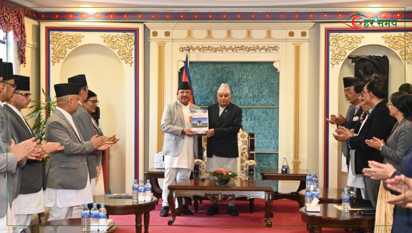 राष्ट्रपति पौडेल समक्ष निर्वाचन प्रतिवेदन २०८२ पेश