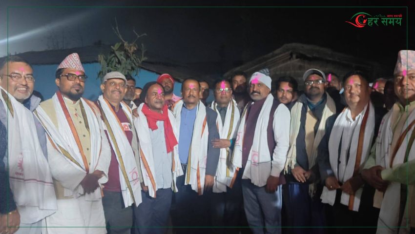 धनकौलमा कांग्रेसका सहनीसहितका नेता तथा कार्यकर्ता एमाले प्रवेश