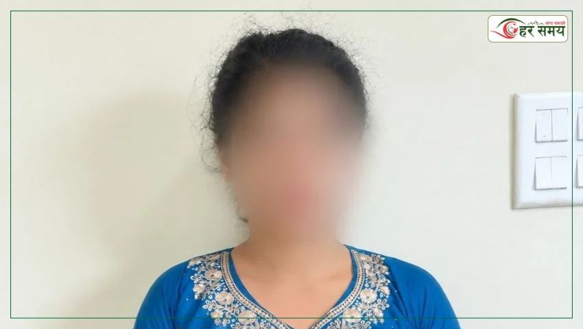 सार्वजनिक स्थानमा हातहतियार देखाउँदै नृत्य गर्ने महिला पक्राउ