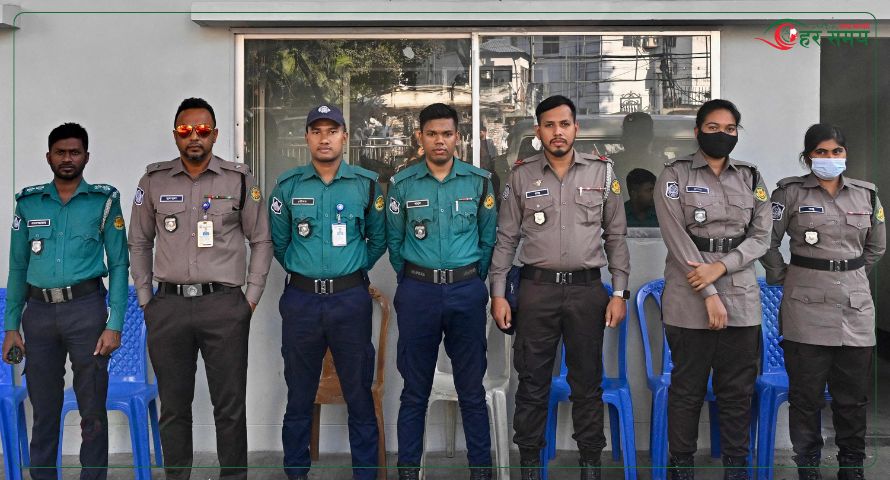  बंगलादेशमा प्रहरीको वर्दी फेरियो,  जनविश्वास पर्कने आशा