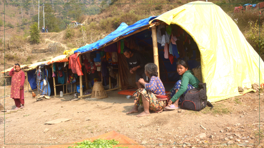 चार महिनादेखि त्रिपालमुनि खानीखोलाका घरपरिवार