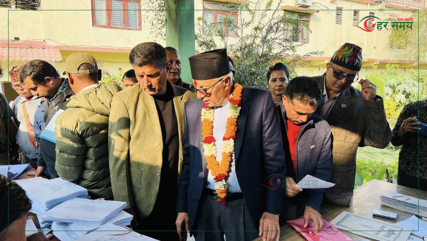 डा. शेखर कोइरालाले गरे उम्मेदवारी दर्ता