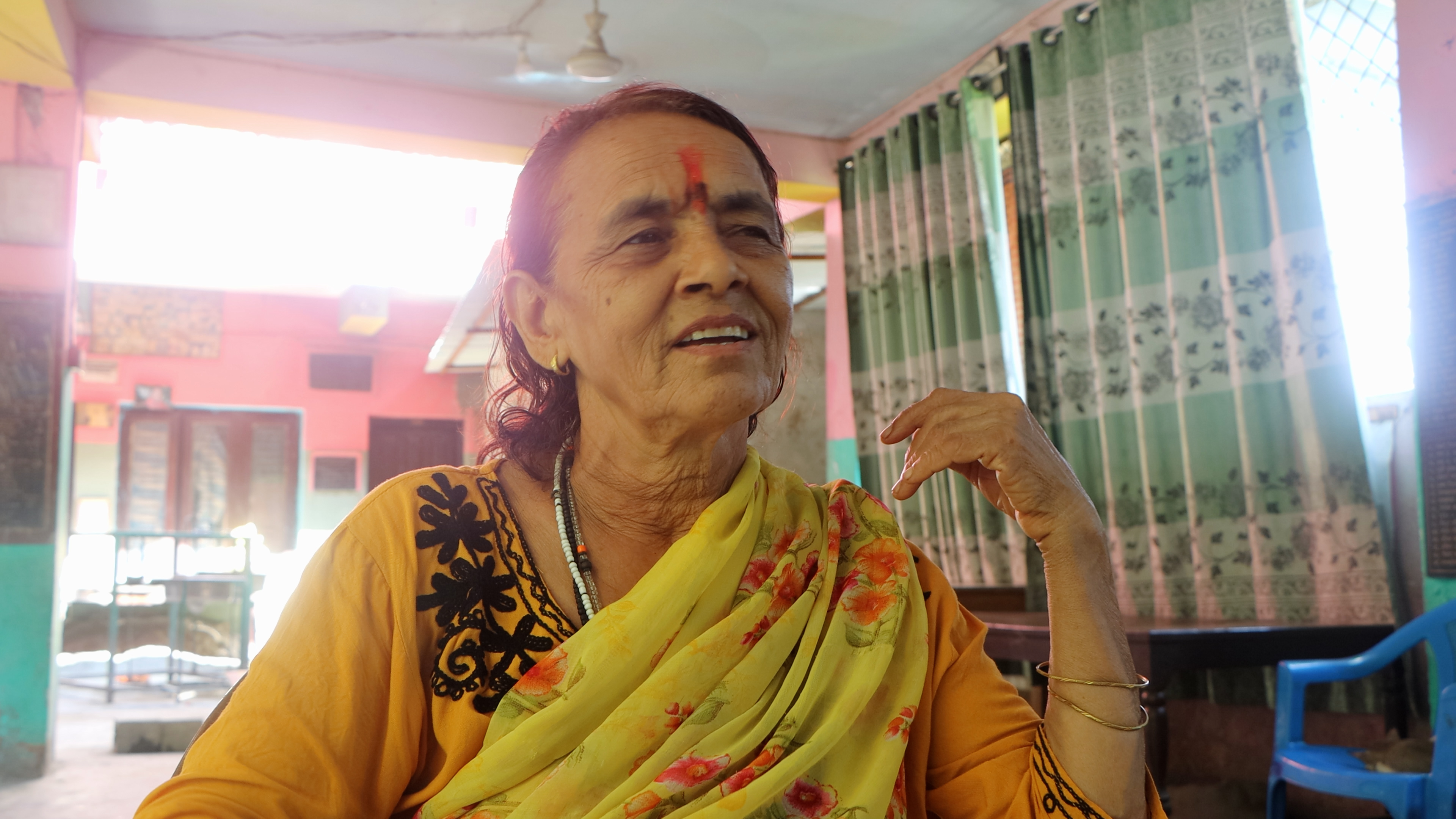 विगत चार दशकदेखि  सयौँ अनाथ बालबालिकाको आमा बनेकी अविवाहित गीता आमा (भिडियोसहित‌)