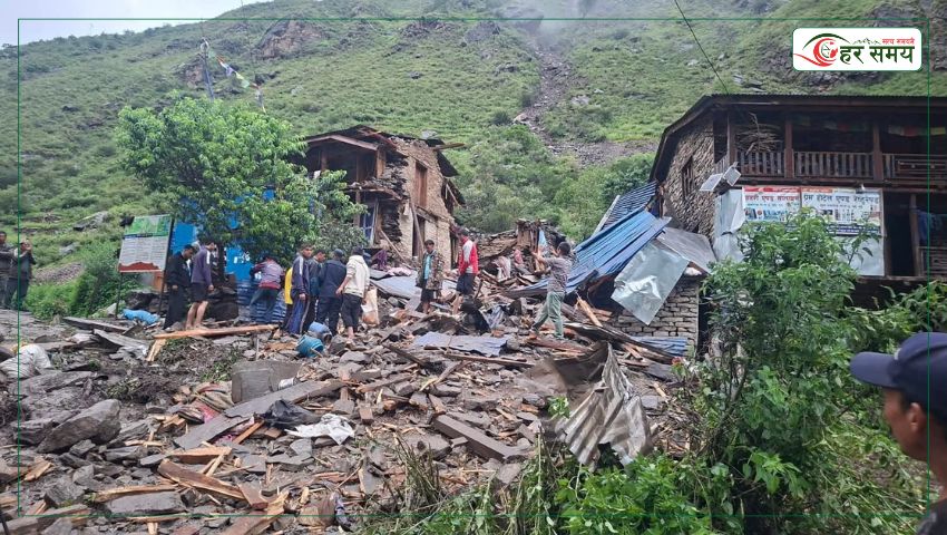 ढुङ्गासहित आएको पहिरोले बालकको मृत्यु ,बुबा र आमा घाइते 