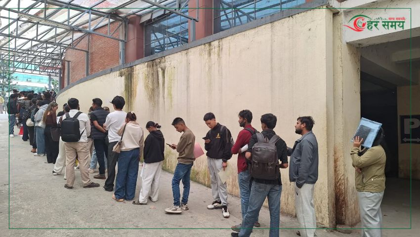 अनलाइन अपोइन्टमेन्ट लिएपनि राहदानी विभागमा घण्टौँ लाइन बस्नुपर्ने बाध्यता