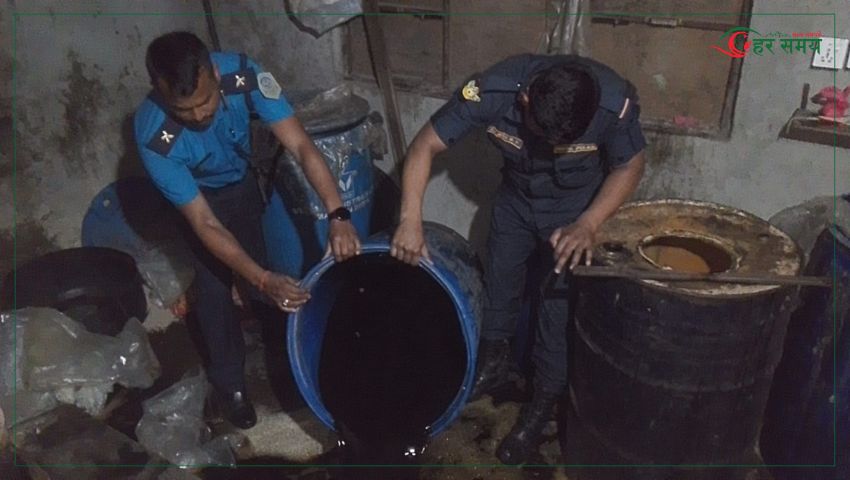 प्रहरीद्वारा हेटौँडामा ६ हजार लिटर अवैध लोकल मदिरा नष्ट