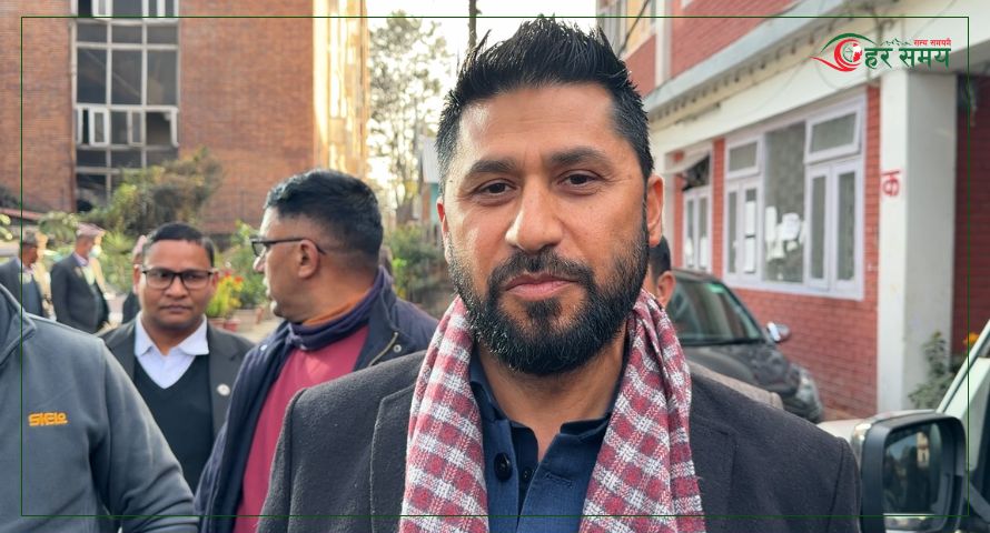 अदालत पुगेका रवि लामिछाने भन्छन् :ओलीले लगाएको गुन तिर्न अएको हुँ