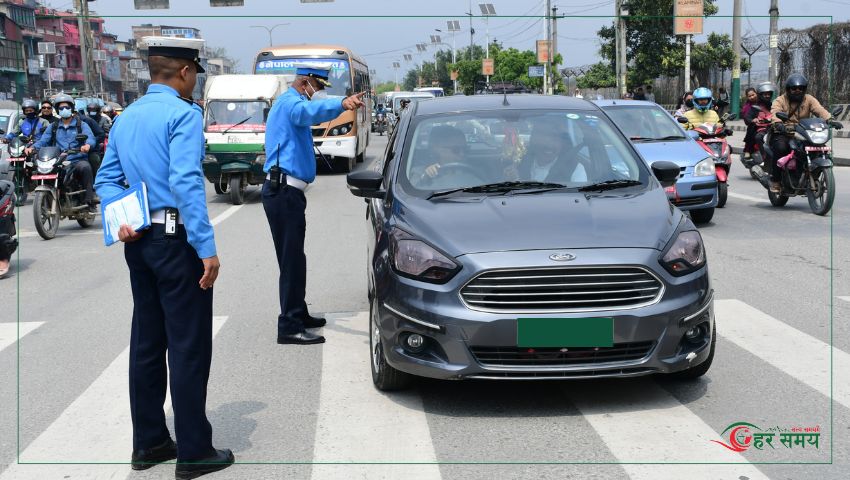 उपत्यकामा २४ घण्टामा १ हजार ७ सय १९ चालक ट्राफिक कारबाहीमा