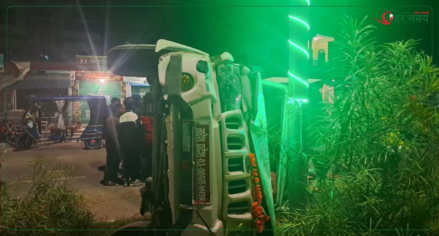 मेला हेरेर फर्कने क्रममा बोलेरो भ्यान दुर्घटना, १० जना घाइते