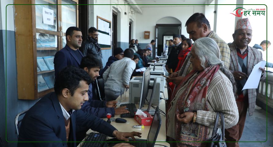 समानुपातिकको बन्दसूची बुझाउन निर्वाचन आयोगमा लाम