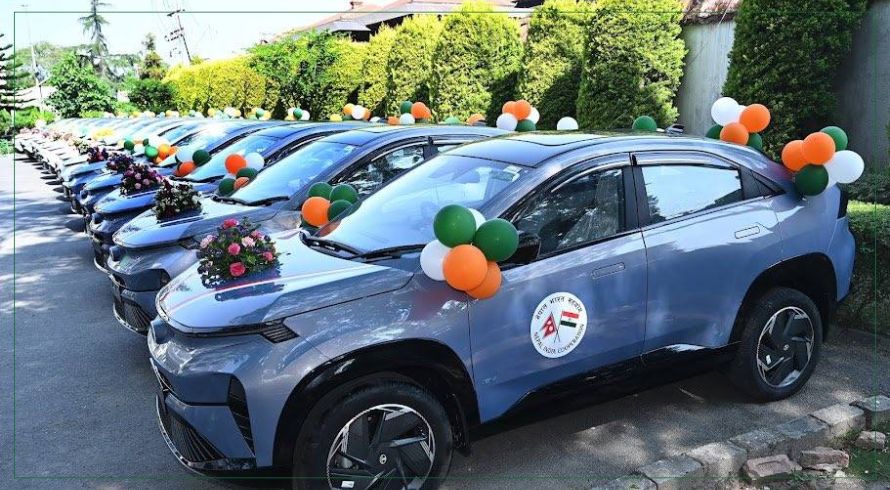 सगरमाथा संवादका लागि भारतले दियो नेपाललाई १५ विद्युतीय सवारीसाधन