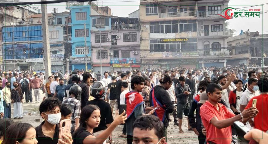 इटहरी उपमहानगर कार्यालयमा जेनजी प्रदर्शनकारीद्वारा आगजनी, स्थिति तनावग्रस्त