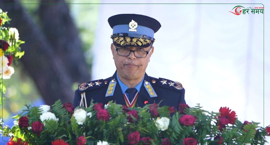अवकास भएका प्रहरी महानिरीक्षक खापुङलाई विदेश भ्रमणमा रोक