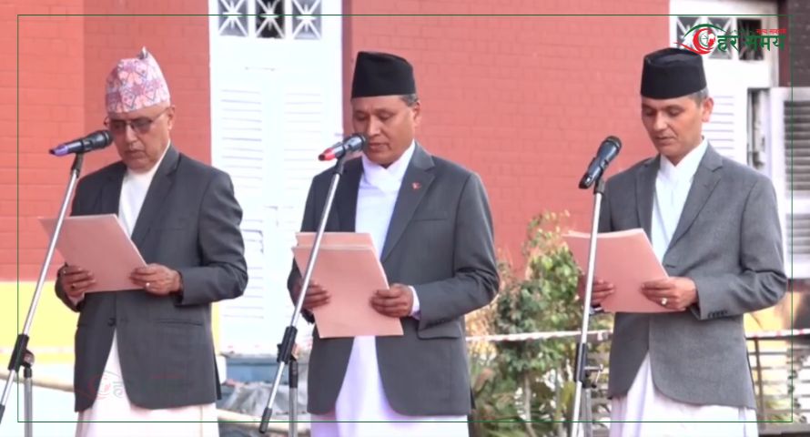 अन्तरिम सरकारका नवनियुक्त तीन मन्त्रीले लिए शपथ