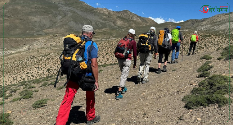 मुस्ताङमा पर्यटकको चाप‚ १० दिनमा पुगे ४० हजार भन्दा बढी पर्यटक
