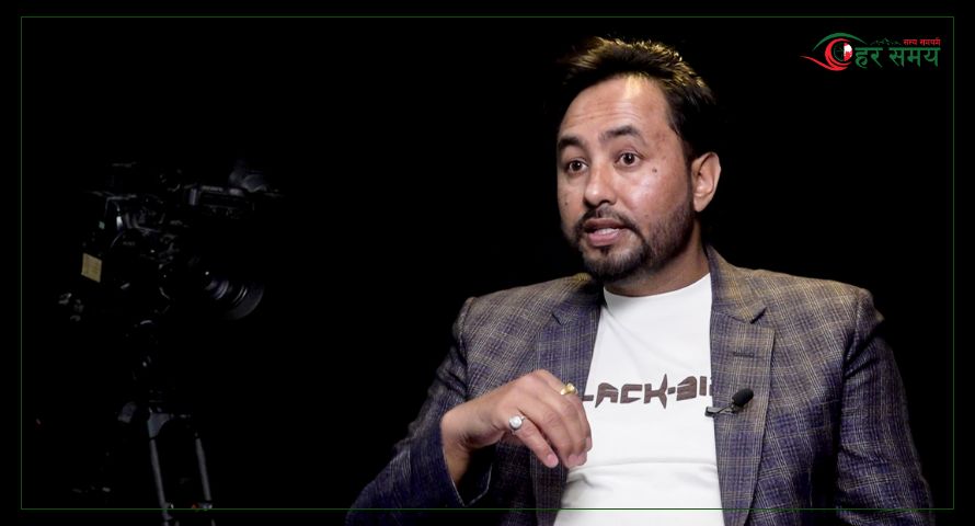 भाइरल संस्कृतिले संगीतलाई विकृति थपेको छ : गायक नारायण थापा [भिडियो]