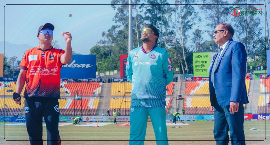 एनपिएल क्रिकेटः चितवन टस जितेर बलिङ गर्दै 