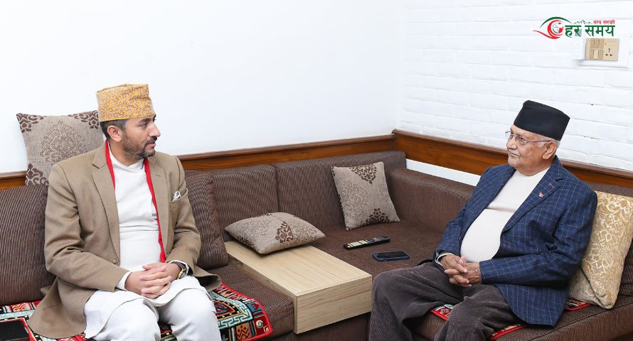 मन्त्री खरेलले भेटे अध्यक्ष ओलीलाई