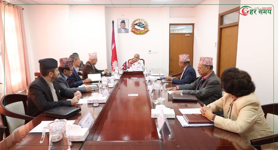 प्रधानमन्त्रीको सचिवहरूलाई निर्देशन - आफ्नो जिम्मेवारीको कुनै पनि कामका लागि अरुको मुख नताक्नूस्