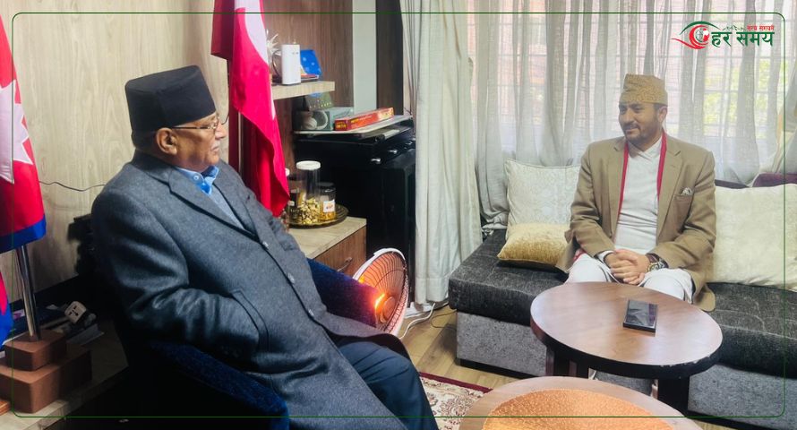 सञ्चारमन्त्री खरेल र प्रचण्डबीच भेटवार्ता