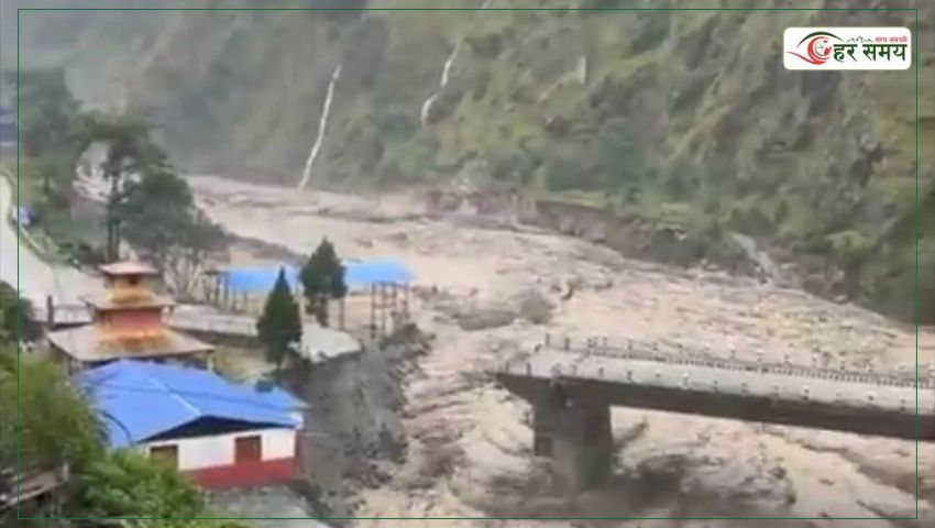 कालीगण्डकीले पोखरेबगरको पुल बगायो