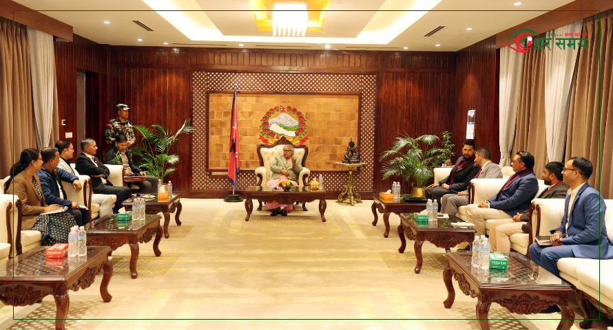 प्रधानमन्त्री भेट्न रास्वपा नेताहरू लिएर बालुवाटार पुगे रवि