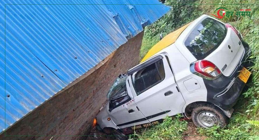 रामेछापमा ट्याक्सी दुर्घटना, चालकको मृत्यु