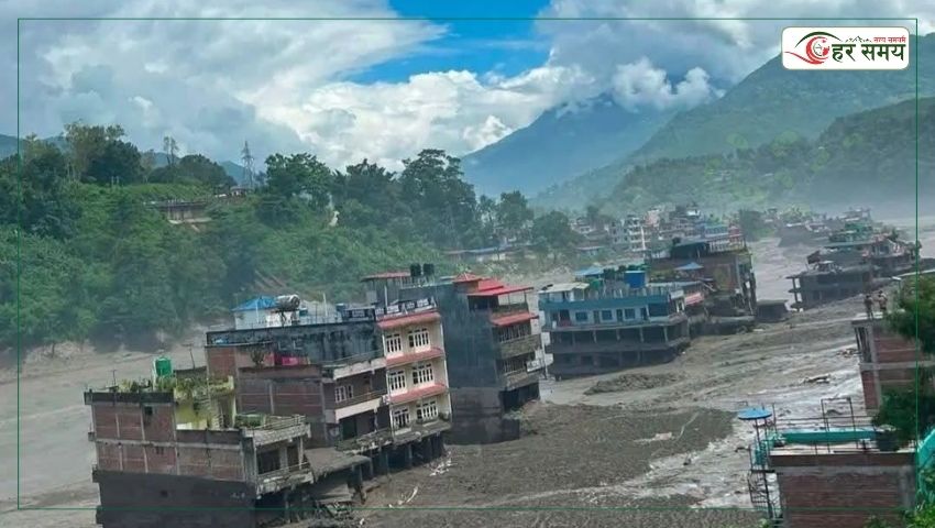 रसुवामा बाढी : १२ जनाको हेलिकोप्टरमार्फत उद्धार, १२ हेलिकोप्टर परिचालन