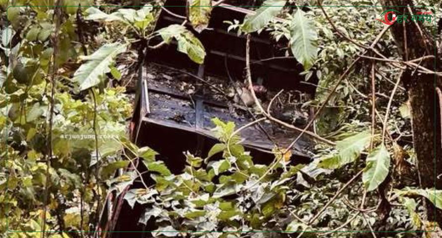 काभ्रेको मण्डनदेउपुरमा टिपर दुर्घटना, चालक किसिम राईको जलेर मृत्यु